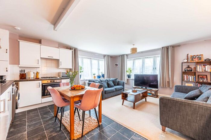 2 Bedroom Flat For Sale In King George Crescent, Wembley, HA0