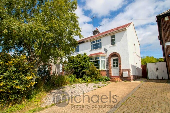 3 Bedroom Semi-Detached House To Rent In St. Andrews Avenue, Colchester, CO4
