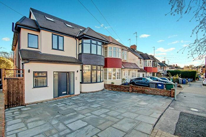 3 Bedroom Apartment To Rent In Holders Hill Road, London, NW7