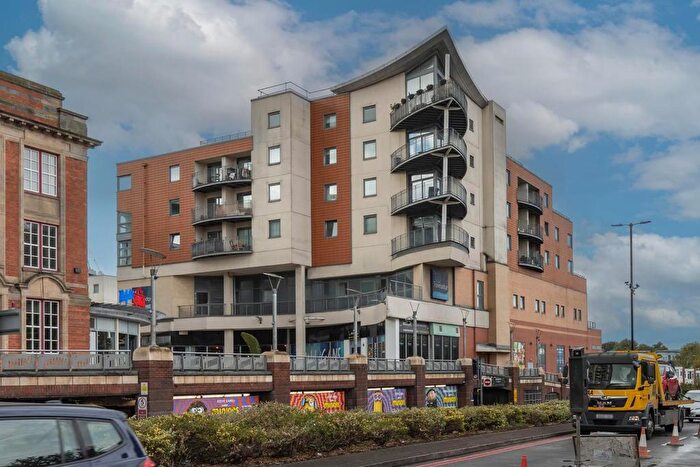 1 Bedroom Flat For Sale In The Purple Apartments, Broadway Plaza, Birmingham, B16