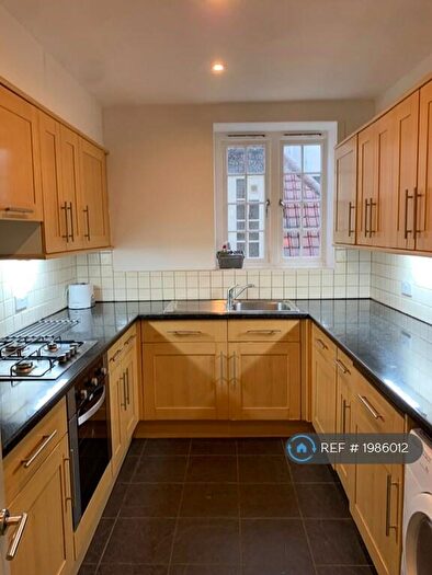 3 Bedroom Flat To Rent In Levita House, London, NW1