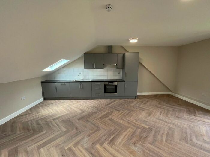 1 Bedroom Flat To Rent In High Road, Ilford, IG1