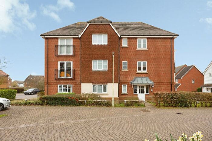 2 Bedroom Flat For Sale In Hedgers Way, Kingsnorth, Ashford, TN23