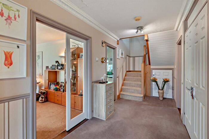 5 Bedroom Detached House For Sale In Wents Wood, Weavering, Maidstone, ME14