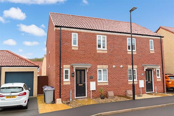 2 Bedroom Semi Detached House For Sale In Perth Close, Bourne, Lincolnshire, PE10