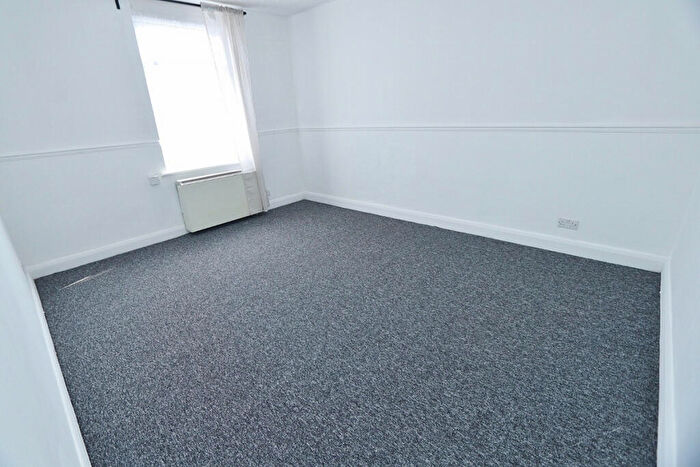 2 Bedroom Apartment To Rent In Collier Row Road, Romford, RM5