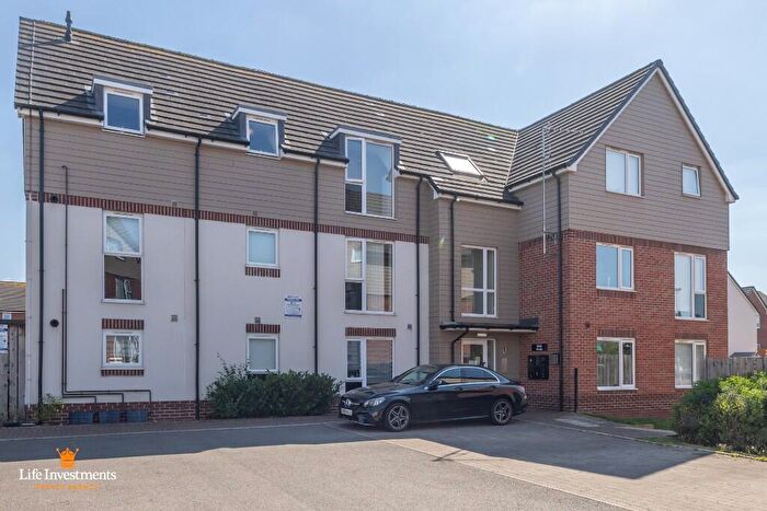 2 Bedroom Apartment For Sale In Doyle Close, Rugby, Warwickshire, CV21