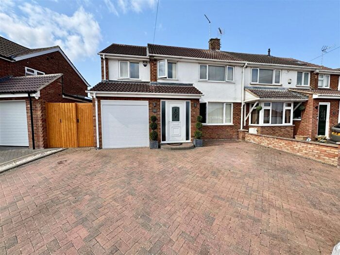 4 Bedroom Semi-Detached House For Sale In Norman Road, Barton-Le-Clay, MK45