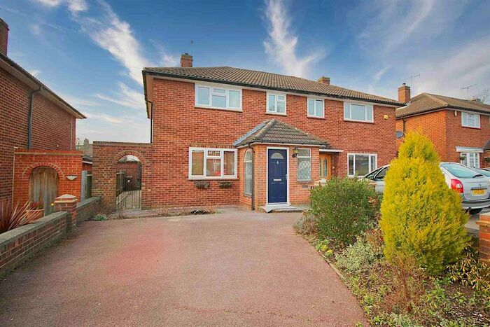 3 Bedroom Semi-Detached House To Rent In Woodlands Close, Borehamwood, WD6