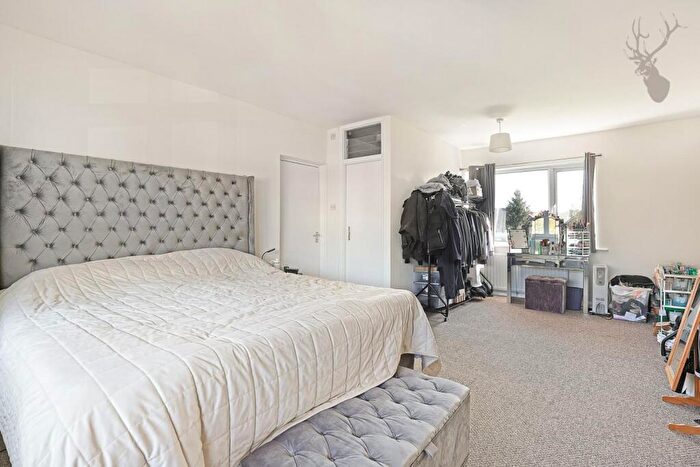 4 Bedroom Semi-Detached House To Rent In Grange Crescent, Chigwell, IG7