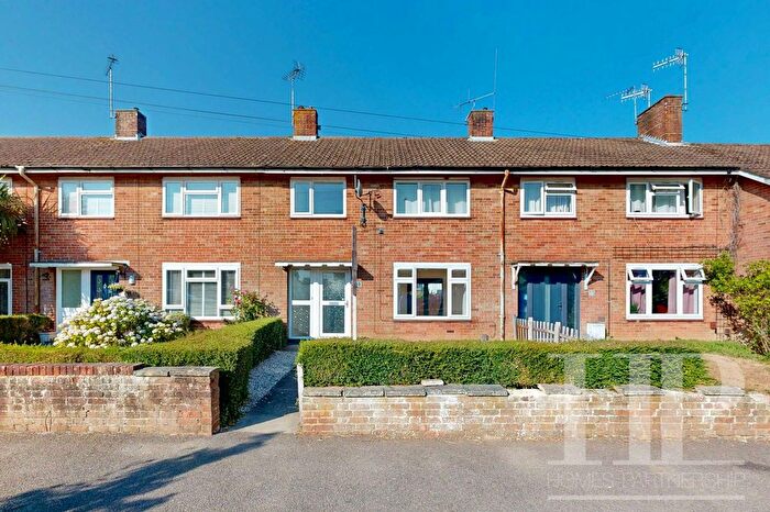 3 Bedroom Terraced House For Sale In Fitchet Close, Crawley, RH11