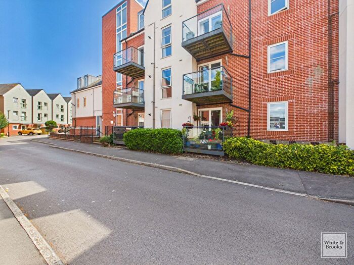 2 Bedroom Flat For Sale In John Rennie Road, Chichester, PO19