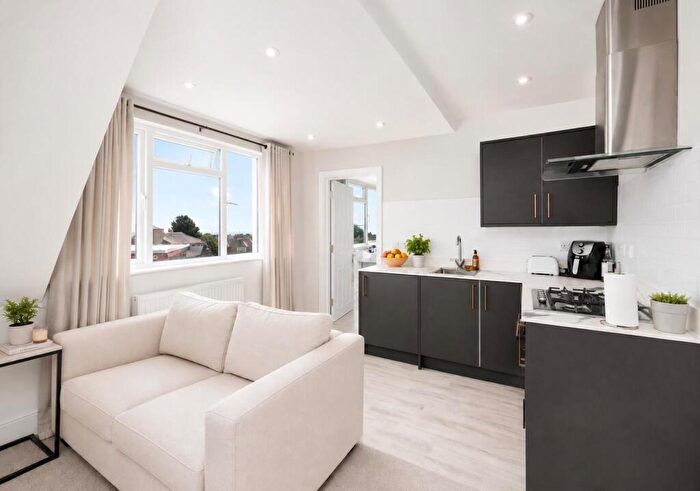 1 Bedroom Flat For Sale In Hangleton Road, Hove, East Sussex, BN3