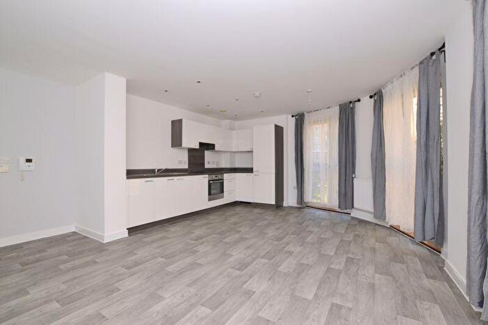 2 Bedroom Flat For Sale In Connersville Way, Croydon, CR0