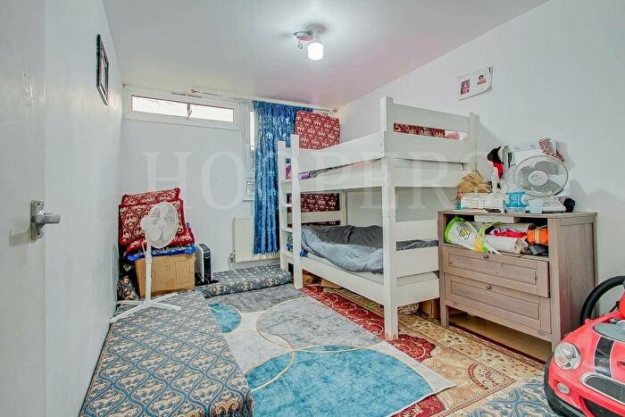 2 Bedroom Flat For Sale In Ainsworth Close, London, NW2