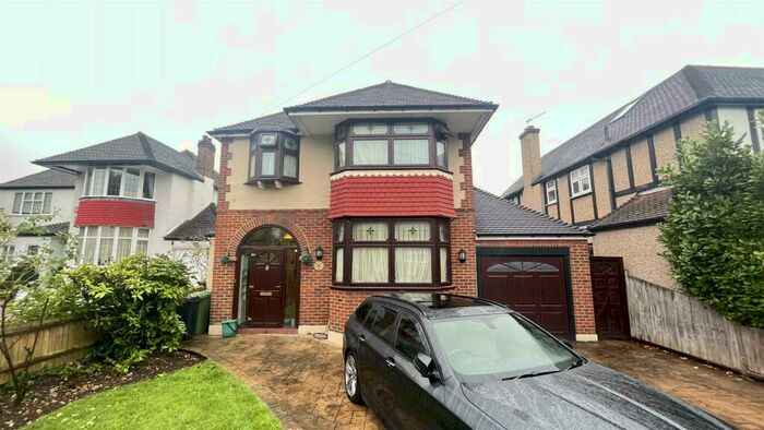 3 Bedroom House To Rent In Abinger Avenue, Cheam, Sutton, SM2