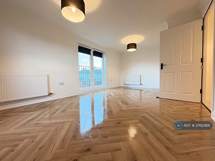 2 Bedroom Flat To Rent In The Grange, Birkenhead, CH42