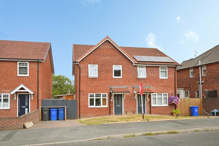 4 Bedroom Semi-Detached House For Sale In Troughbrook Road, Hollingwood, Chesterfield, Derbyshire, S43