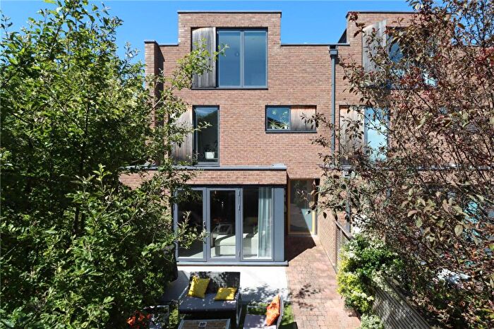 3 Bedroom End Of Terrace House To Rent In Victoria Street, St. Albans, AL1