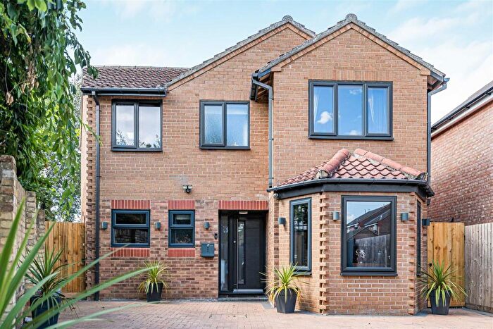 5 Bedroom Detached House For Sale In Green Road, Newmarket, CB8