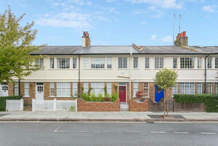 3 Bedroom Property To Rent In Sterne Street, London, W12