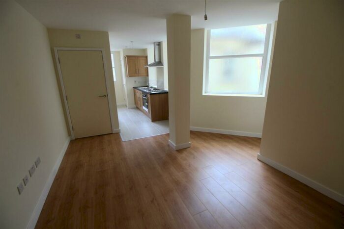 2 Bedroom Apartment To Rent In Manor Row Bradford, BD1