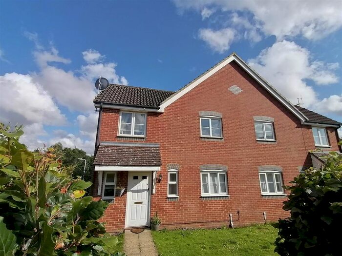 1 Bedroom Semi-Detached House To Rent In Forest Avenue, Ashford, Kent, TN25