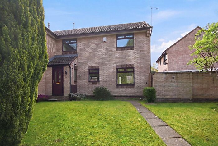 3 Bedroom Semi Detached House For Sale In Craglands Grove, Linacre Woods, Chesterfield, S40