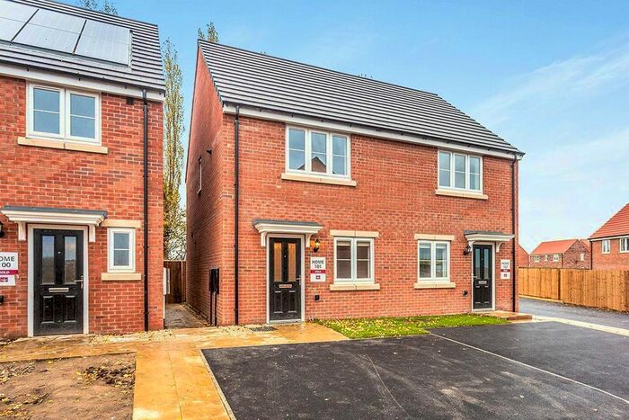 2 Bedroom Semi-Detached House To Rent In Heather Drive, Pontefract, WF8