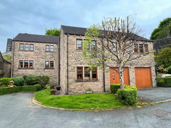 5 Bedroom Detached House For Sale In Millwright Close, Marsden, Huddersfield, HD7