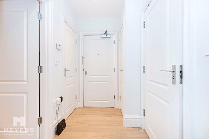 1 Bedroom Flat For Sale In Exton Gardens, , Knyveton Road, BH1