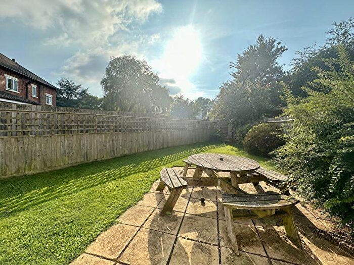 3 Bedroom Semi-Detached House For Sale In Wykham Place, Banbury - Large Extension, OX16