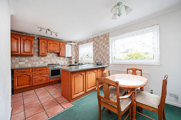3 Bedroom Terraced House For Sale In Danesdale Road, Victoria Park, London, E9