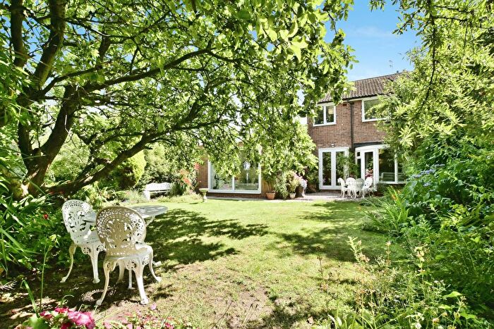 4 Bedroom Semi-Detached House For Sale In Carlisle Close, Knutsford, WA16