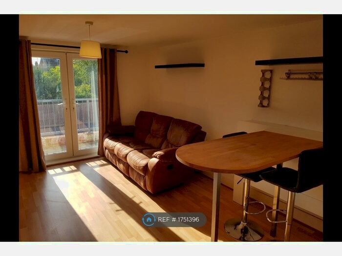 2 Bedroom Flat To Rent In Princes Way, Bletchley, Milton Keynes, MK2