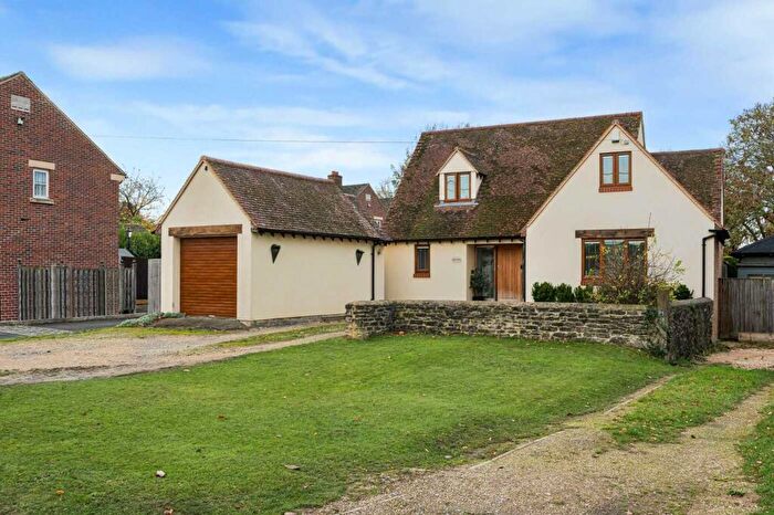 4 Bedroom Detached House For Sale In Lower End, Great Milton, OX44