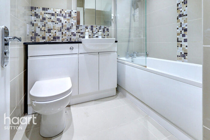 1 Bedroom Flat For Sale In Erskine Road, Sutton, SM1