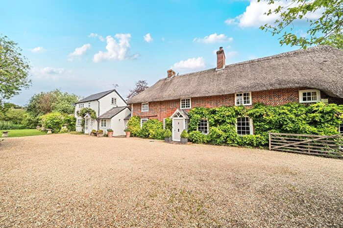 5 Bedroom Detached House For Sale In Longstreet, Pewsey, SN9