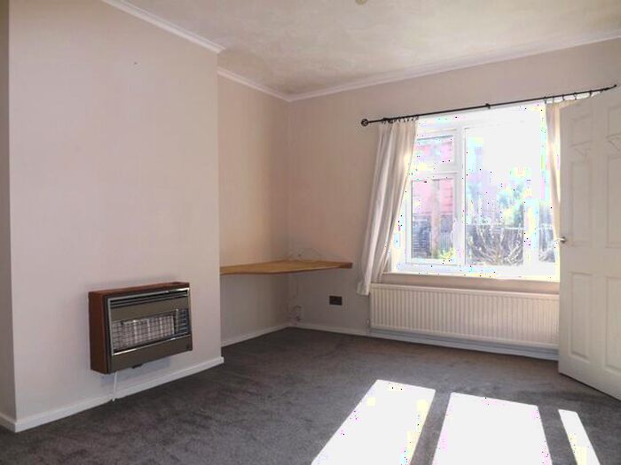 2 Bedroom End Of Terrace House To Rent In Masters Crescent, Sheffield, S5
