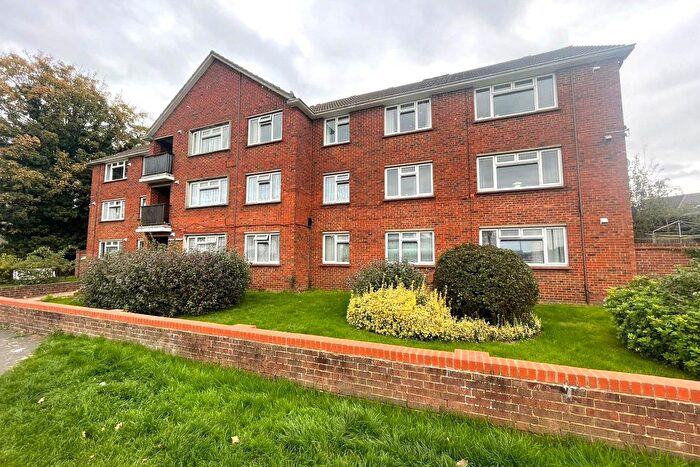 2 Bedroom Flat For Sale In Shawfield Road, Ash, Surrey, GU12