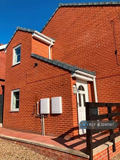 2 Bedroom Flat To Rent In Valley Road, Mapplewell, Barnsley, S75