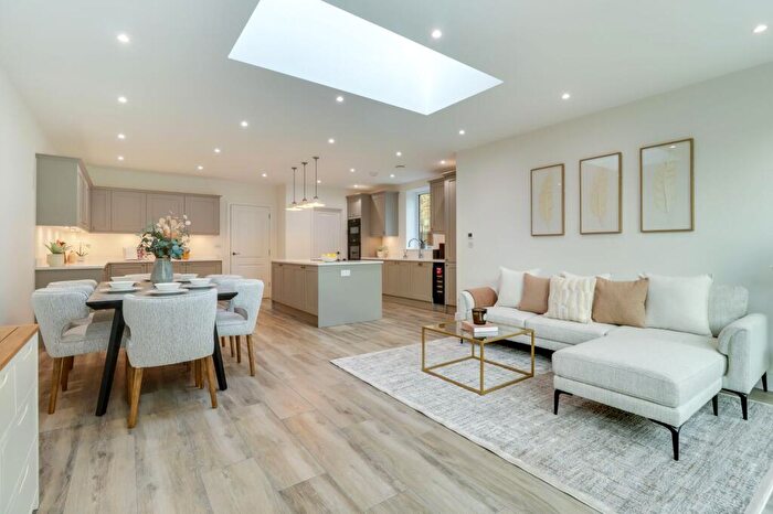 4 Bedroom Semi Detached House For Sale In Hurst Road, East Molesey, KT8