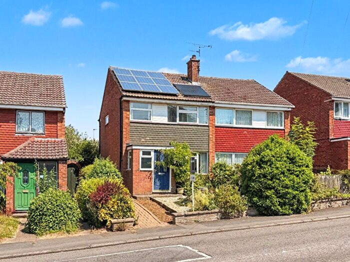 3 Bedroom Semi-Detached House For Sale In Admirals Way, Daventry, NN11
