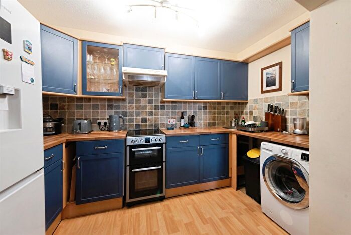 3 Bedroom Flat For Sale In Lawrence Road, Southsea, PO5