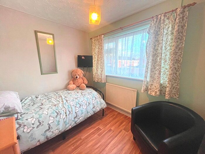 2 Bedroom Semi-Detached Bungalow For Sale In Lingfield Road, Evesham, WR11