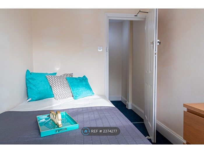 5 Bedroom Terraced House To Rent In Courtenay Street, Cheltenham, GL50