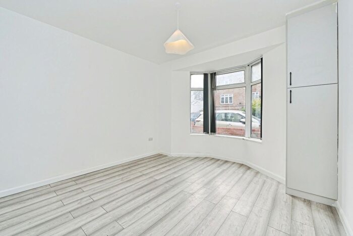 3 Bedroom Terraced House For Sale In Grosvenor Road, London, W7