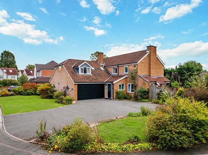 4 Bedroom Detached House For Sale In Bushwood Drive, Dorridge, Solihull, B93