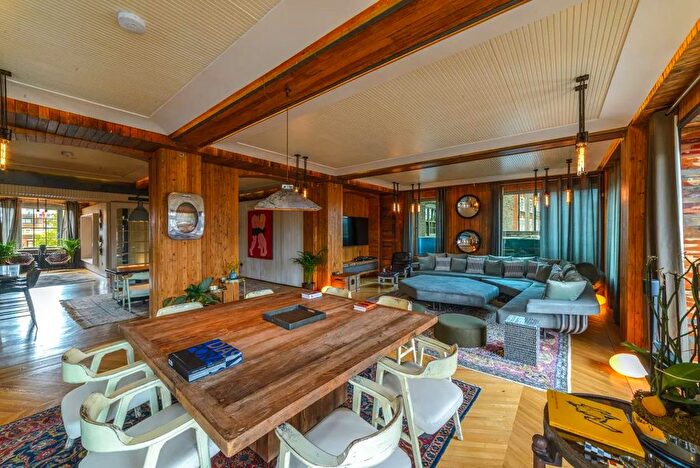 3 Bedroom Flat To Rent In Belmont Street, London, NW1