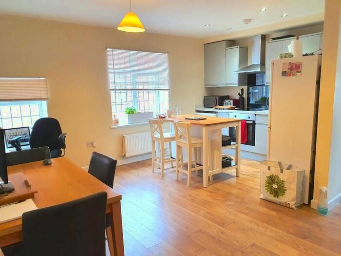 2 Bedroom Flat To Rent In Marston Road, Stafford, Staffordshire, ST16